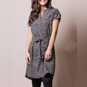 Mata Trader XS Geometic Button Down Shirtdress w Fabric Belt